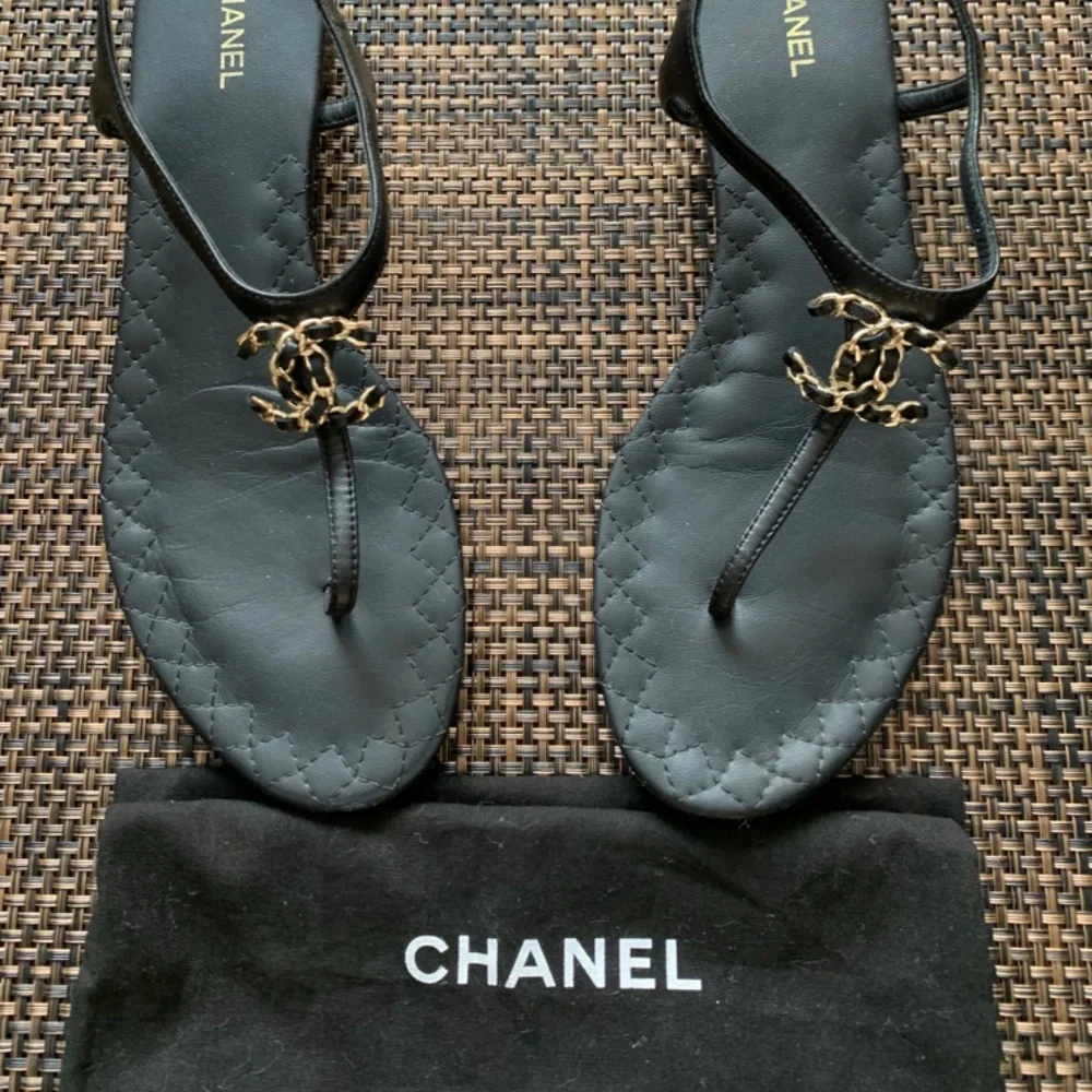 Chanel Gold Chain Logo Sandals - Picture 3 of 8